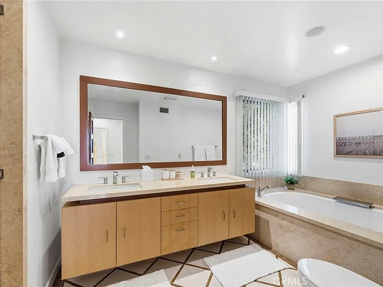 2242 Circle Dr — Photo 12