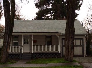 320 SW L St, Grants Pass, OR 97526