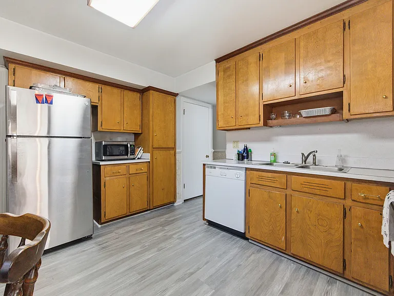 205 Orkney Pl — Photo 11