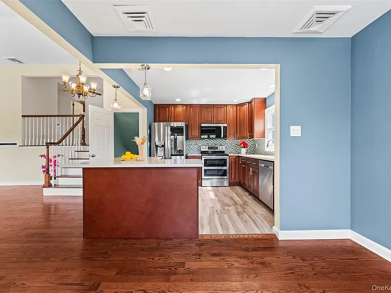 44 Bruce Ln — Photo 6