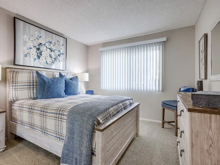 Villa Creek Apartments — Photo 10