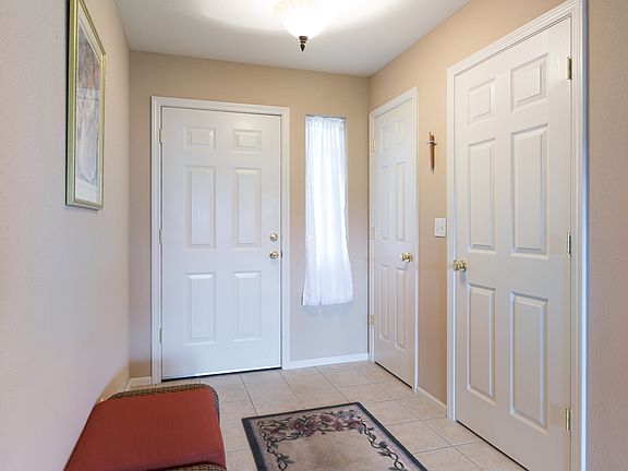 316 Greystone St Sutherlin