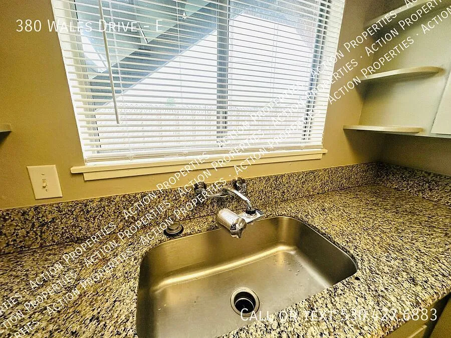 Pet Friendly 1-Bedroom End Unit — Photo 4