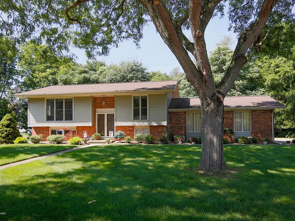 303 Sherman Dr-101