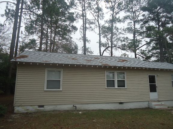 5th image of 105 Dreamland St