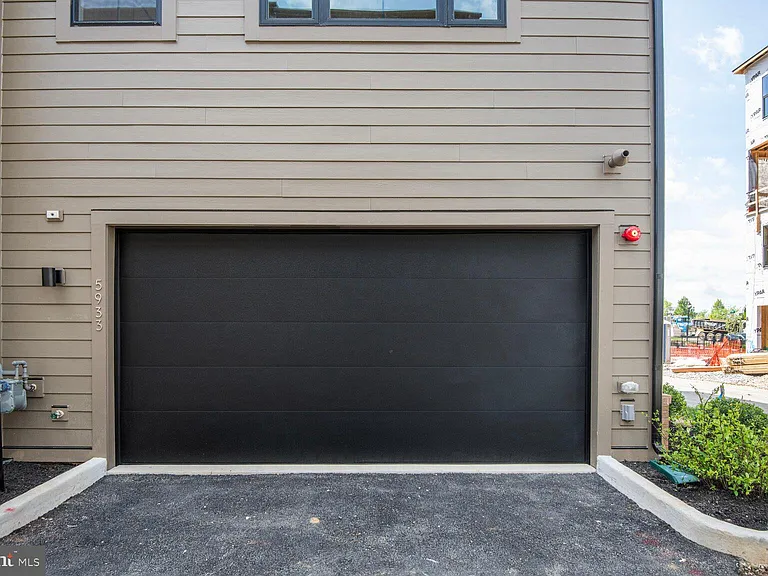 5933 Stonehenge Pl — Photo 3
