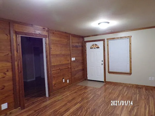610 E High St — Photo 4