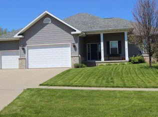 1425 10th St SW, Mount Vernon, IA 52314
