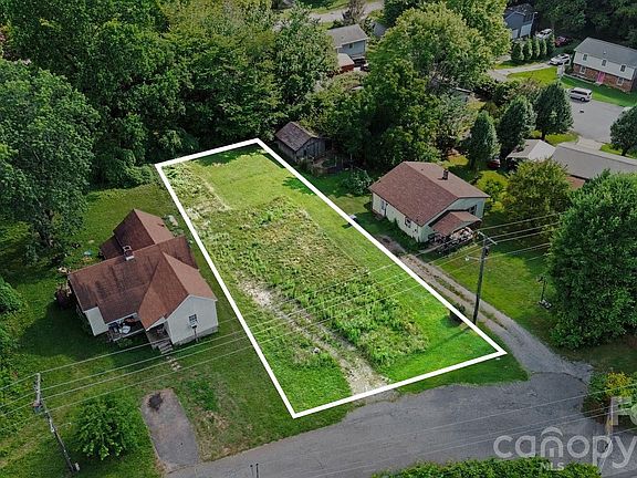 2nd image of 207 Mill St