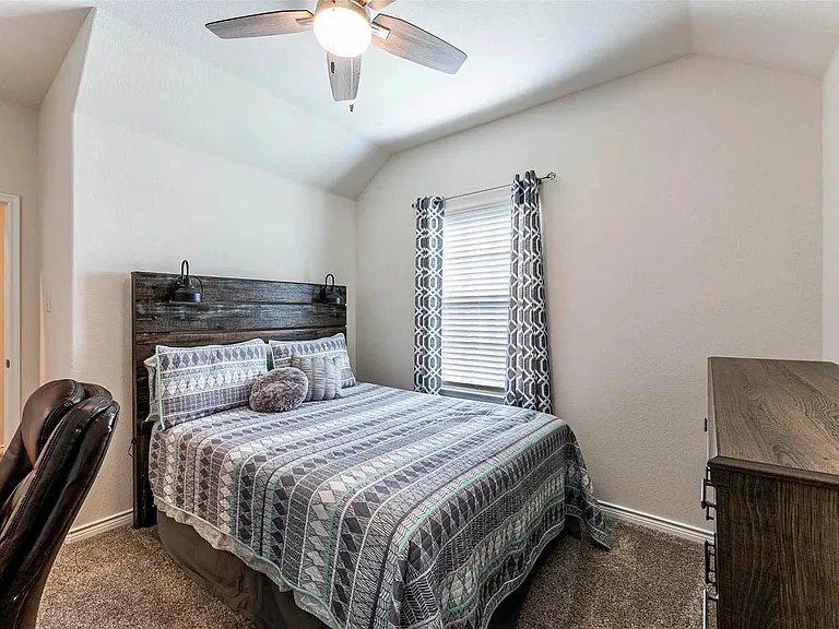 2708 Franklin Dr — Photo 17