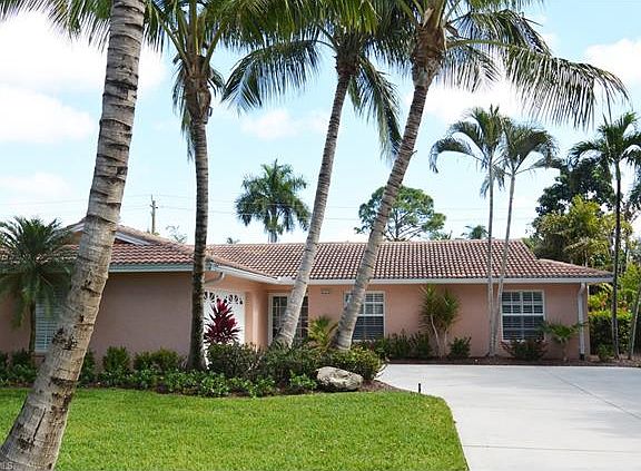 2nd image of 1800 Alamanda Dr