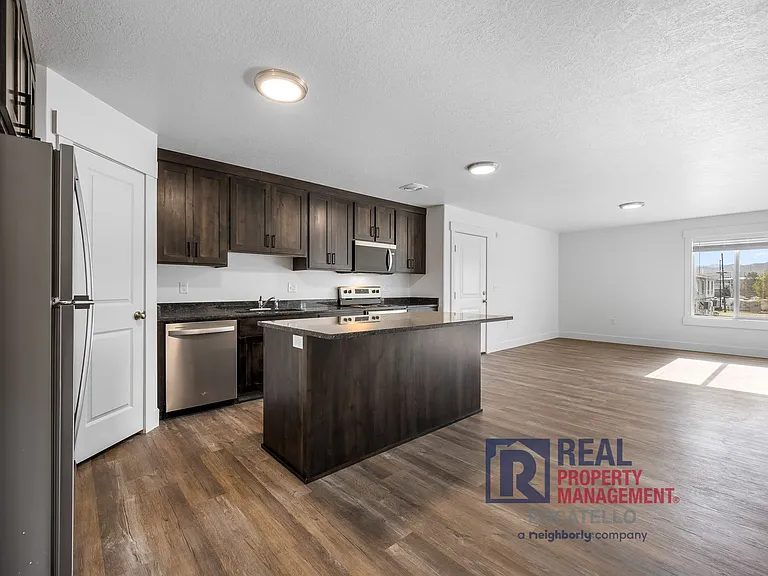 110 W Siphon Rd #BLD-3 — Photo 4