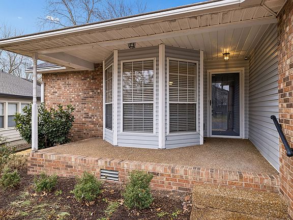 4th image of 103 Oak Leaf Ct