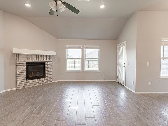 3rd image of 401 Nest Dr