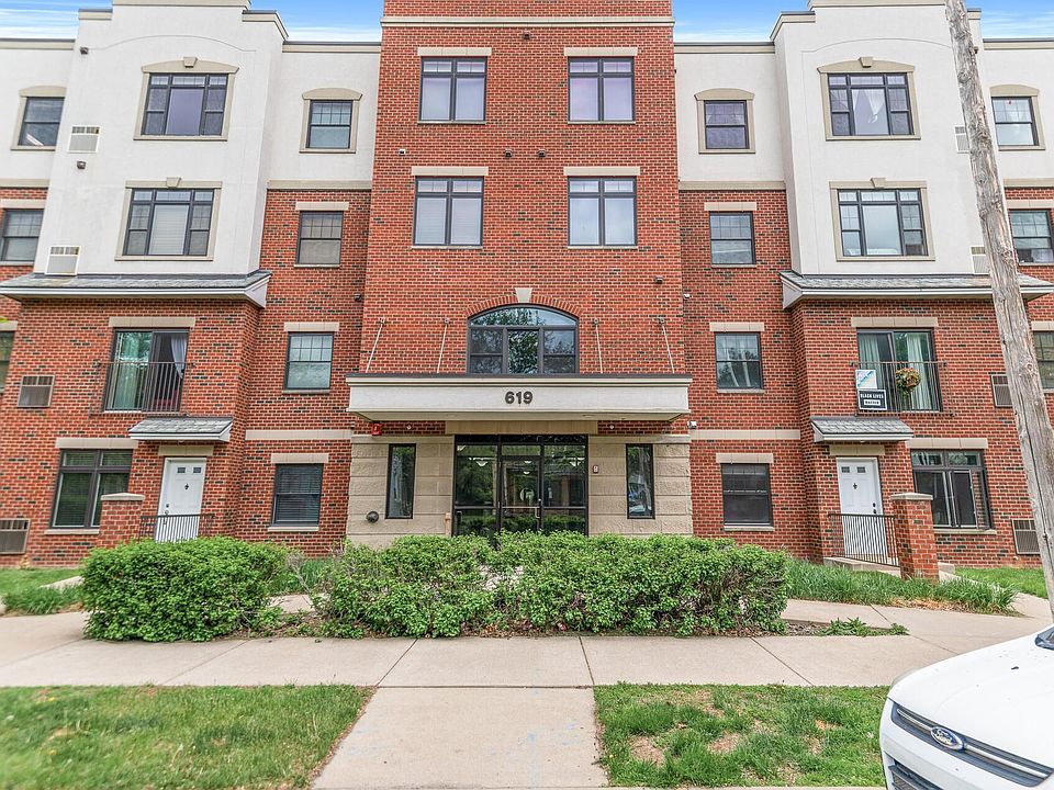 1st image of 619 8th St SE Unit 109