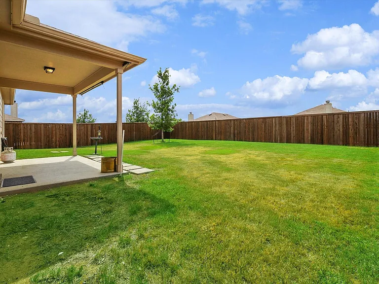 1633 Vernon Dr — Photo 22