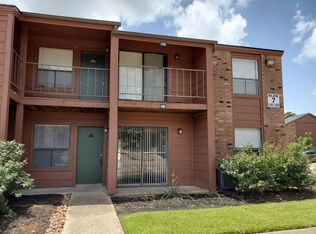 904 University Oaks Blvd APT 105, College Station, TX 77840