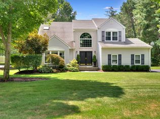 10 Overlook Dr, Jackson, NJ 08527