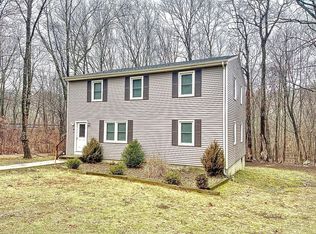 700 Old Colchester Rd #17, Salem, CT 06420