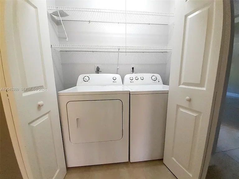 8407 Coral Lake Mnr #8407 — Photo 18
