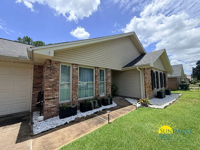 541 E Timberlake Dr — Photo 27