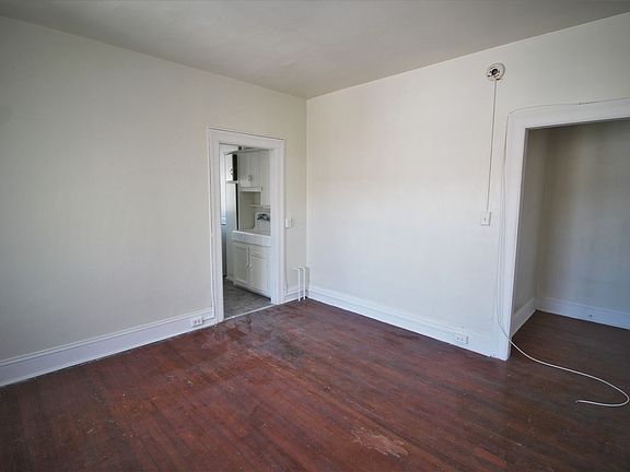 4th image of 6 E Read St APT 504