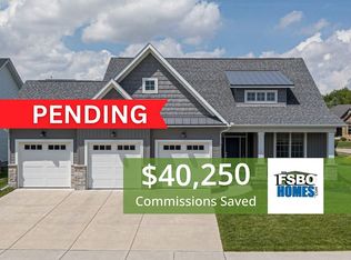 5198 S Richmond Cir, Bettendorf, IA 52722