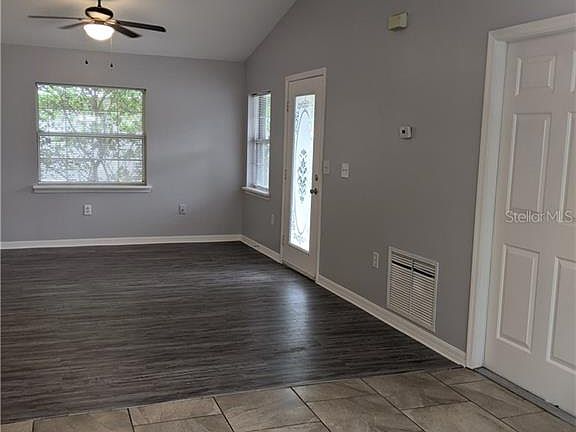 4th image of 26318 Sleepy Hollow St