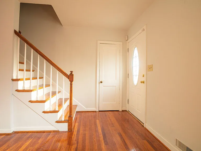 5810 Greenleaf Rd — Photo 13