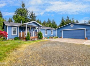 370 SW Newton Dr, Waldport, OR 97394