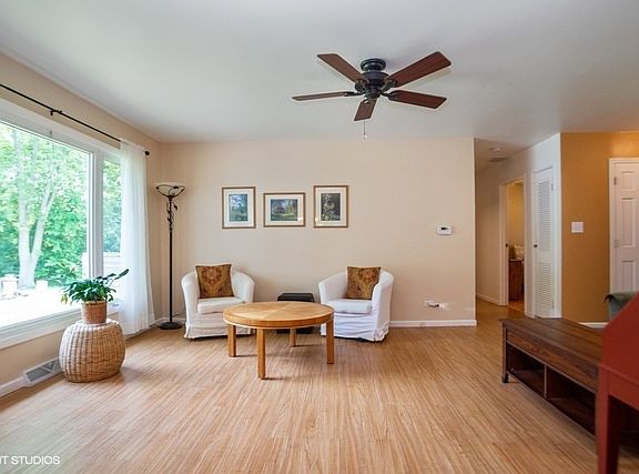 5th image of 893 Park Ln