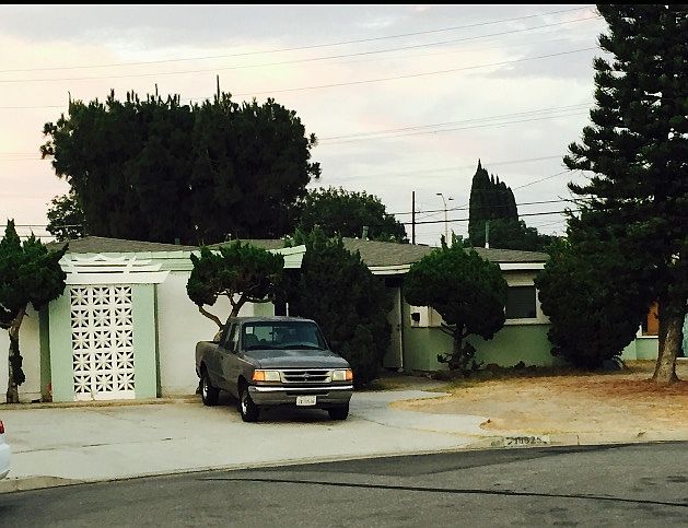1st image of 10925 Linnell Ave