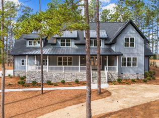 130 Kings Ridge Ct, Southern Pines, NC 28387