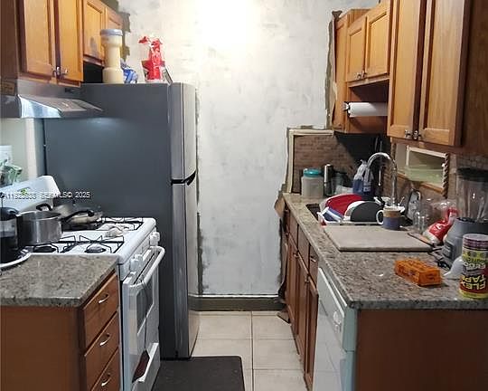 3rd image of 3235 Ocean Pkwy