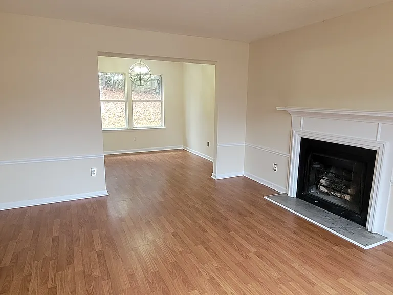 2082 Montgomery Trl — Photo 11