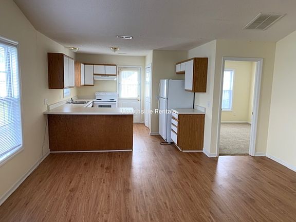 5th image of 2515-A East St