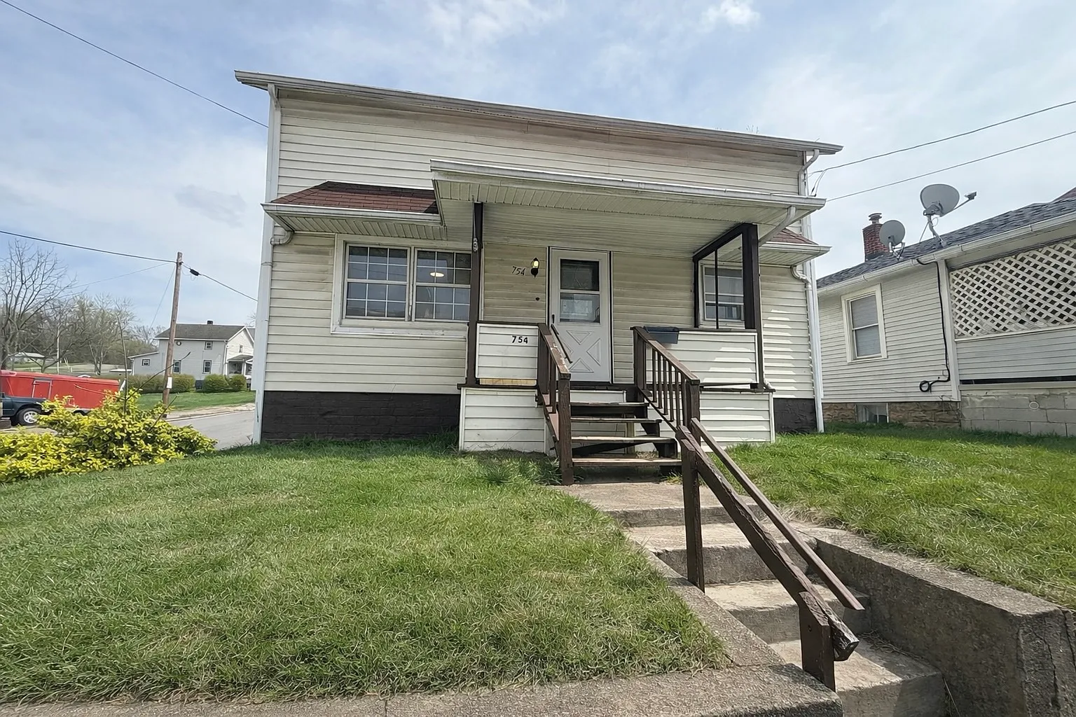 754 N Sharpsville Ave — Photo 1