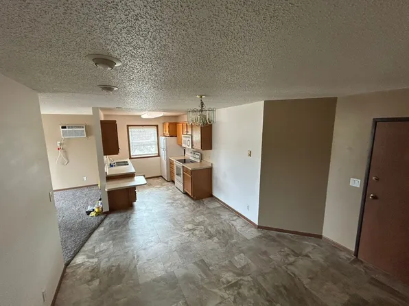1025 Lincoln Ave SW #101, Huron, SD 57350