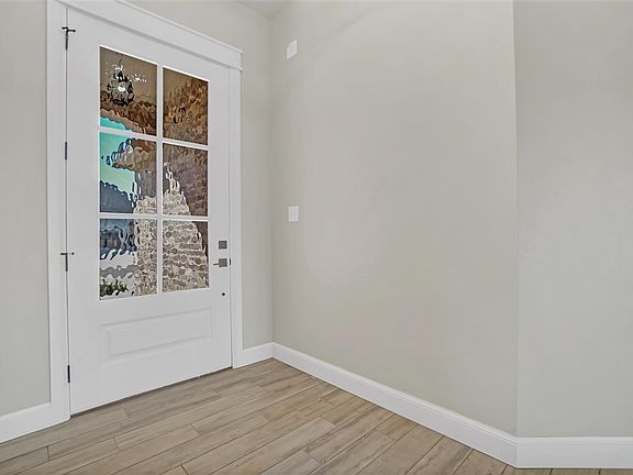 5th image of 3918 NE Shenandoah Dr