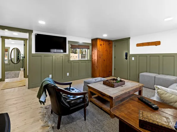 222 Railroad Ave, McCall, ID 83638