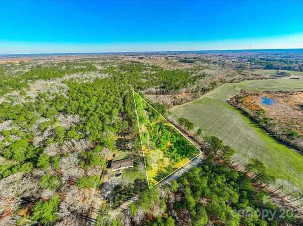 1803 Brookside Ln, Effingham, SC 29541