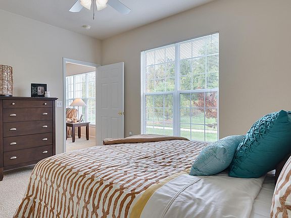 5th image of 4828 Legare Ln