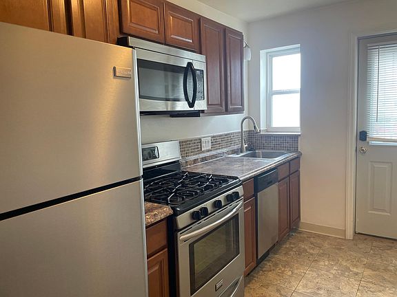5th image of 1339 W 6th Ave APT D