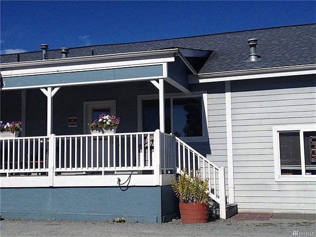 1st image of 205 1st St N