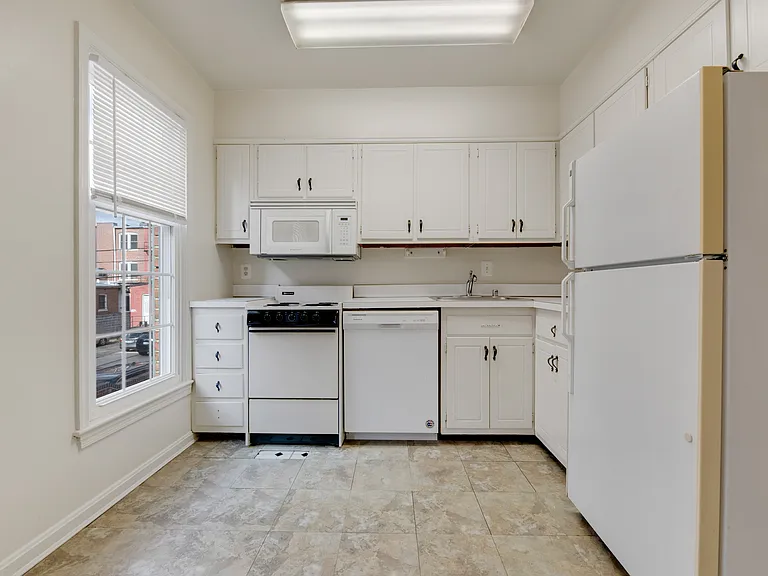 1817 Biltmore St NW #B — Photo 7