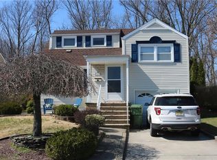 11 Stevenson St, Parlin, NJ 08859