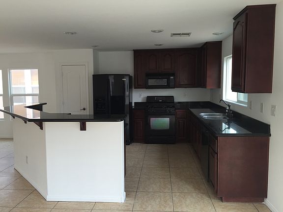 3rd image of 5312 Country Retreat Ct