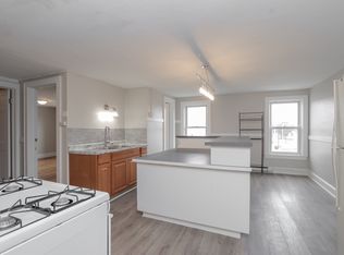 293-299 Clemente St #3R, Holyoke, MA 01040