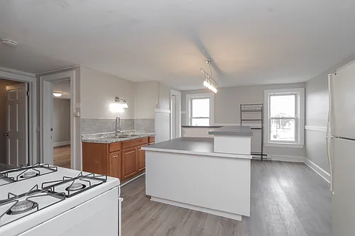 293-299 Clemente St #3R Photo 1