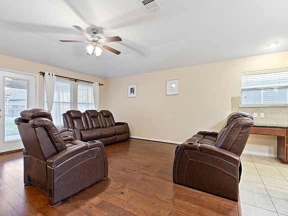 4th image of 179 Carrington Dr